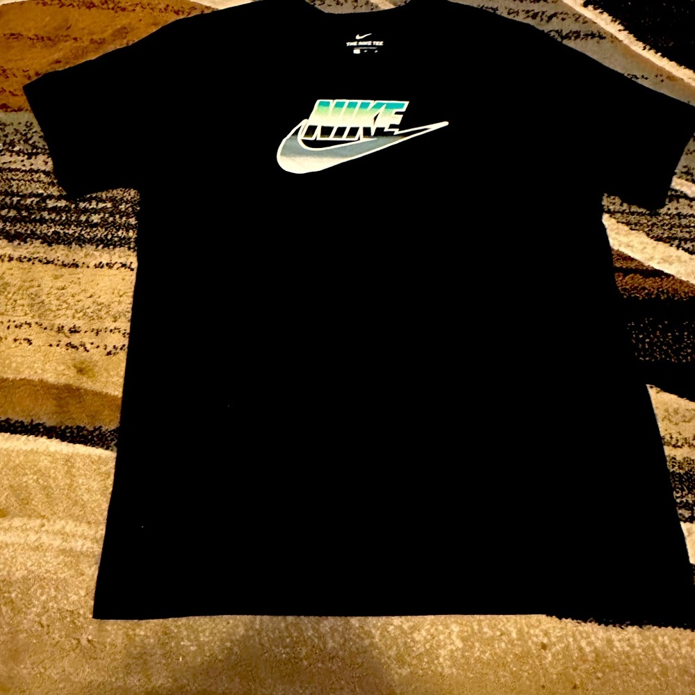 Black Nike tee